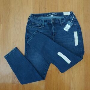 Universal Thread Curvy Skinny Jeans NWT.  Size 12.   31R